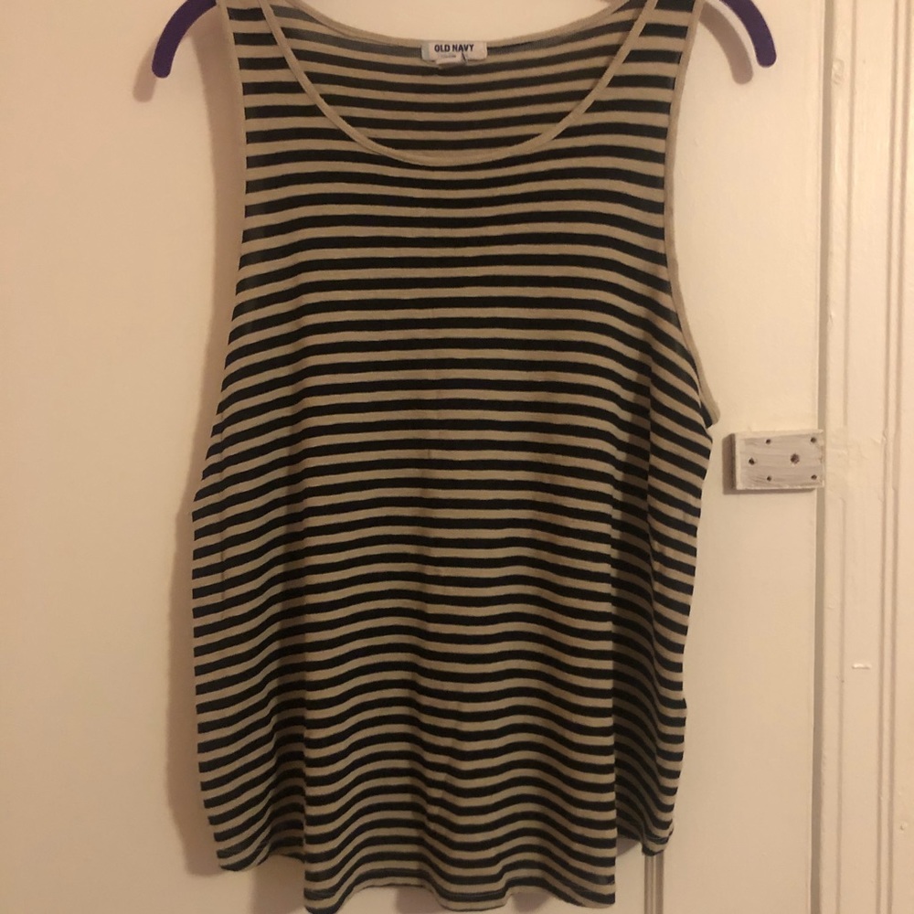 Old Navy top